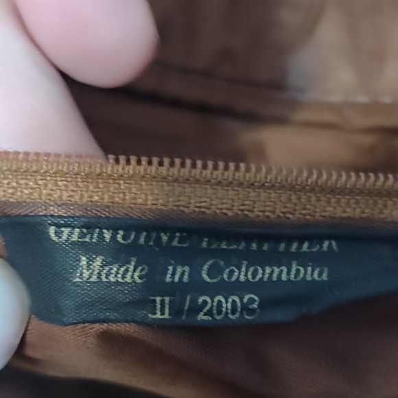 Columbian leather tote. - Picture 8 of 8